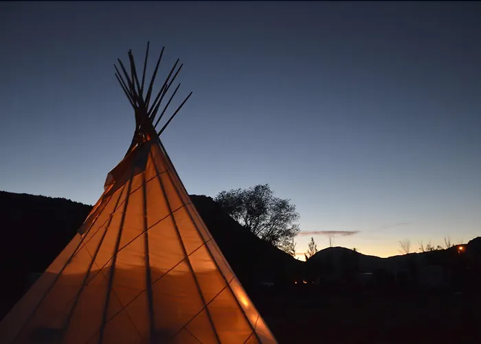 Dreamcatcher Tipi Hotel Gardiner
