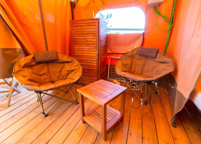 Camping Bungalows El Far