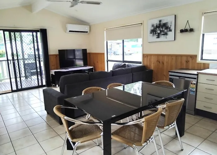 Shoalhaven Heads Village