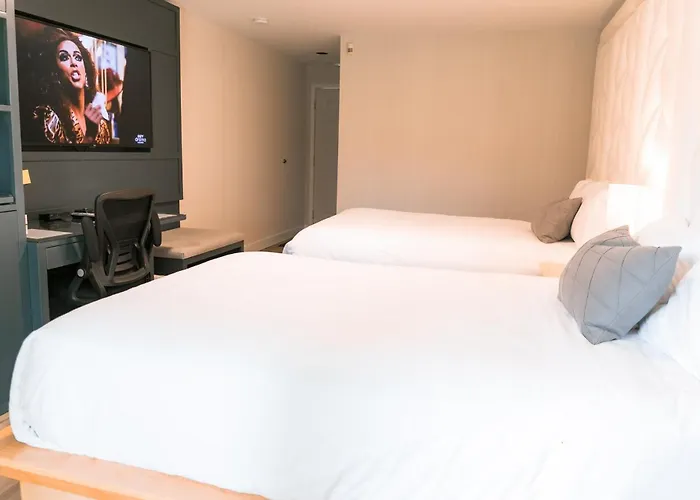 Hotel Civilia Lakeside By Civilia Golf Retreat