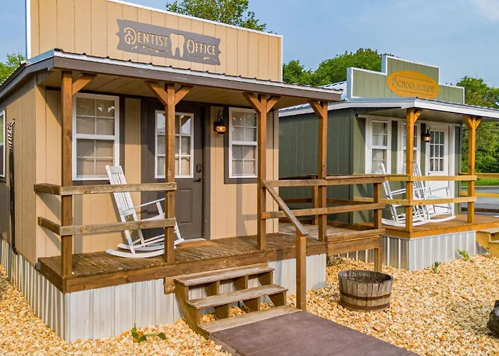 The Outpost Hotel Grand Rivers