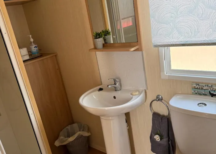 Shell Beach Holiday Home Mersea Coopers Beach