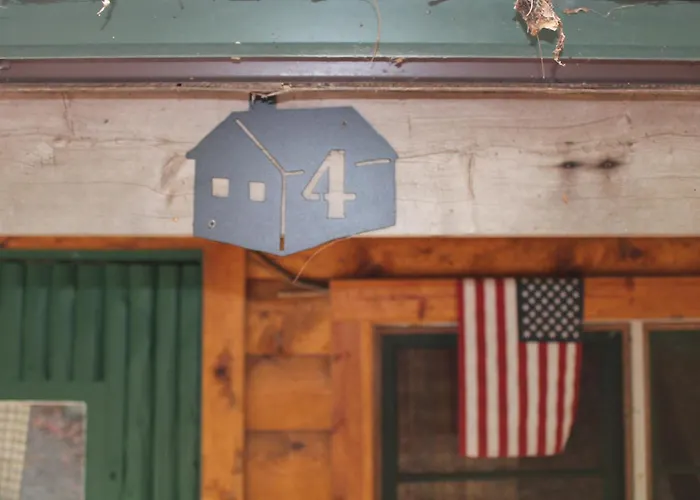 Hominy Ridge Cabins And Gift Shop