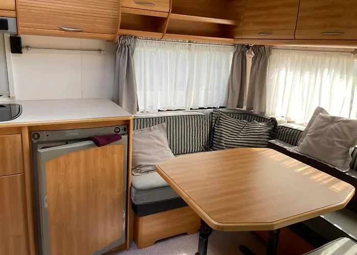 Mietwohnwagen E2 Am Flussufer