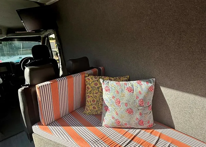 Vw Crafter - Wendy - Off-Grid-Sleeps 3 - Beach Ready