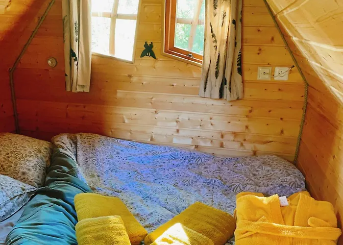 Camping Canal De Nantes A Brest- Logements Classiques Et Insolites- 40 Minutes Nantes Et Saint-Nazaire