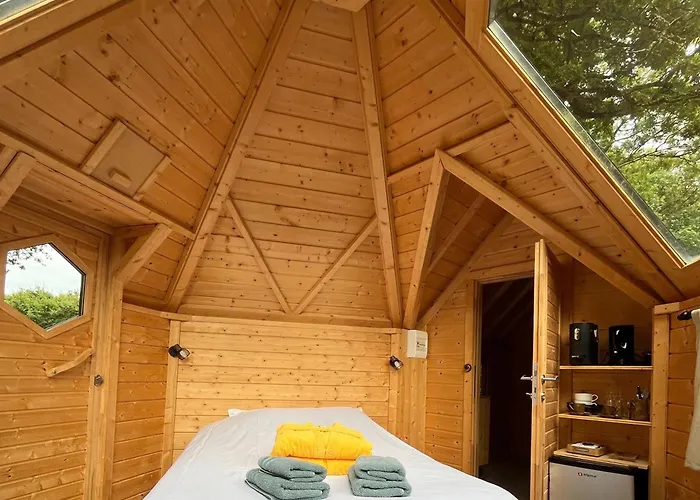 Camping Canal De Nantes A Brest- Logements Classiques Et Insolites- 40 Minutes Nantes Et Saint-Nazaire