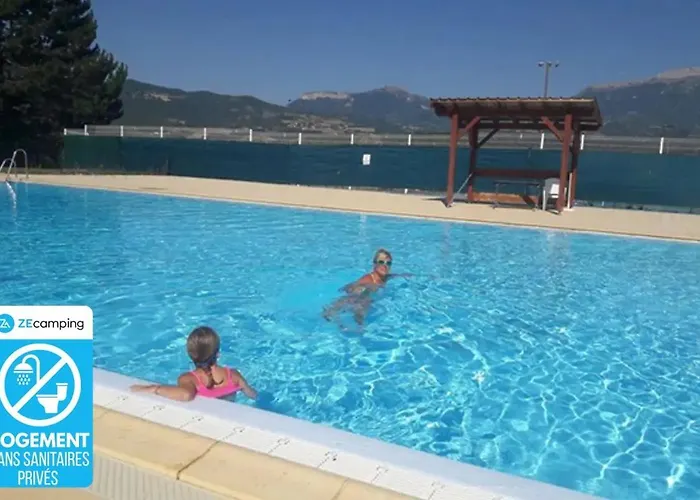 Zecamping 3 Etoiles Avec Piscine Et Tennis Proche Du Chateau De Tallard