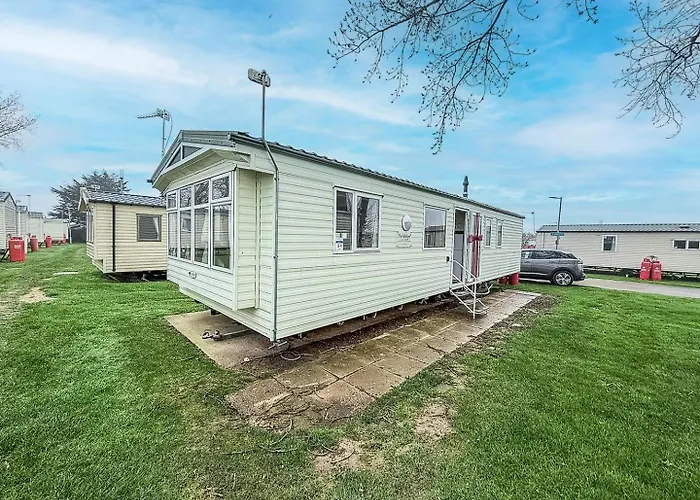 Lovely 8 Berth Caravan At California Cliffs Holiday Park In Norfolk Ref 50024B