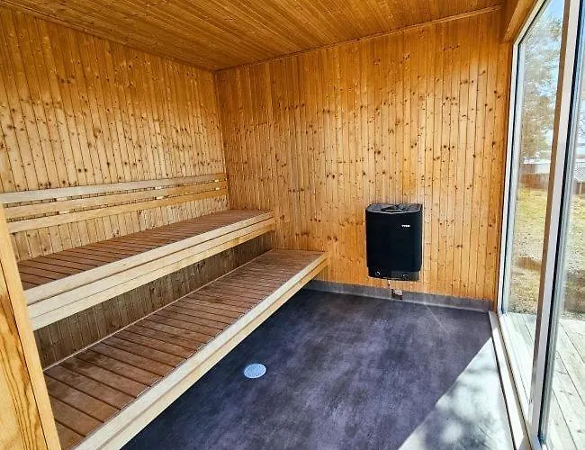 Ekenaes Camping & Gaesthamn
