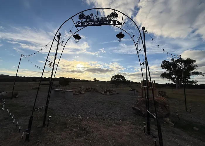 Peaceful Farm Retreat - Luxury Cabins In Goulburn