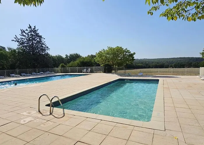 Zecamping 3 Pet Friendly Et Piscine Avec Acces Direct A Un Lac