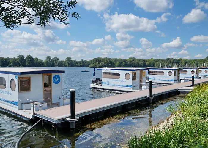 Hausboot Auf Dem Unterbacher See