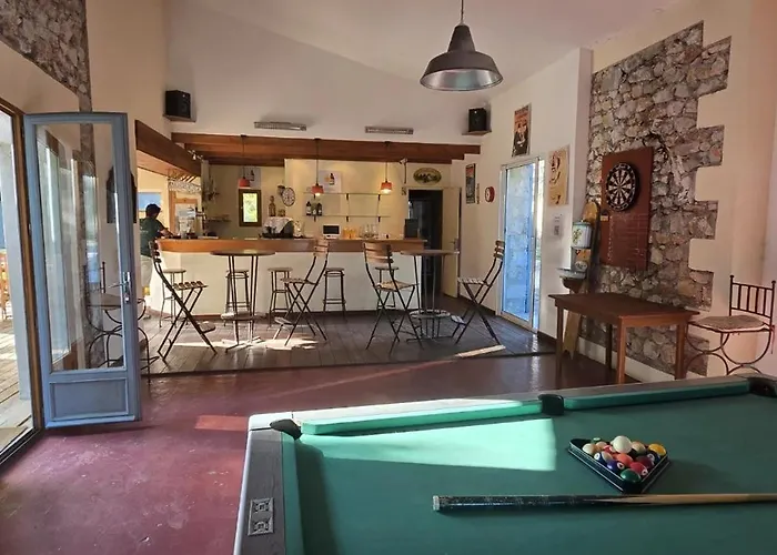 Zecamping 3 Pet Friendly Et Piscine Avec Acces Direct A Un Lac