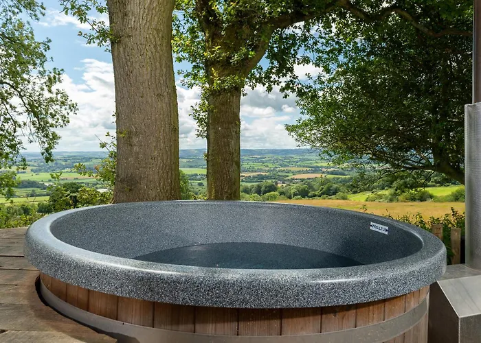 Tilbury Shepherd Huts & Holiday Cottages With Hot Tubs