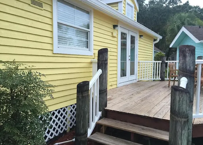 Tropical Palms Premium Two-Bedroom Loft Cottage 77