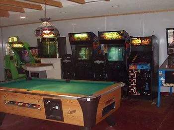 Wanna Bee Campground And Rv Resort Lake Delton