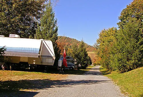 Robin Hill Rv Resort & Campground - Caravan Park Lenhartsville