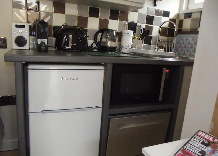 Auntie Bett'S - Cosy Double Bedded Ensuite Room With Mini Kitchen